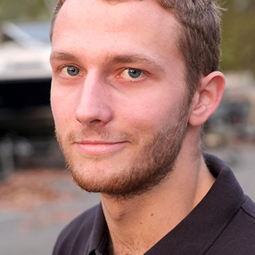 A propos Tanguy est en apprentissage à Bateau Concept pour se former à l’entretien courant, au diagnostic des pannes et à la réparation sur les bateaux.